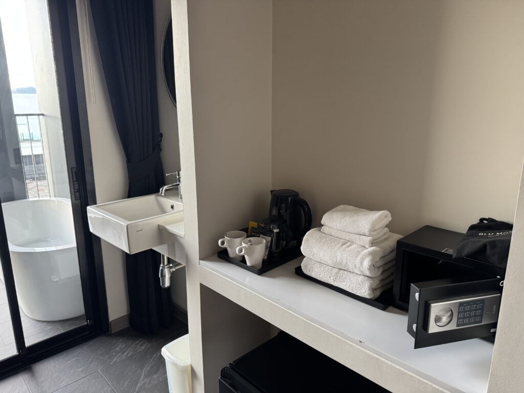 Bathroom and terrace bathtub in the Deluxe Room at Blue Monkey Hub & Hotel Krabi Town